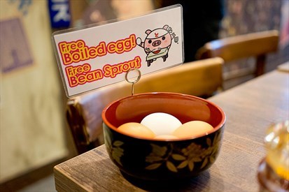 Free flow boiled eggs
